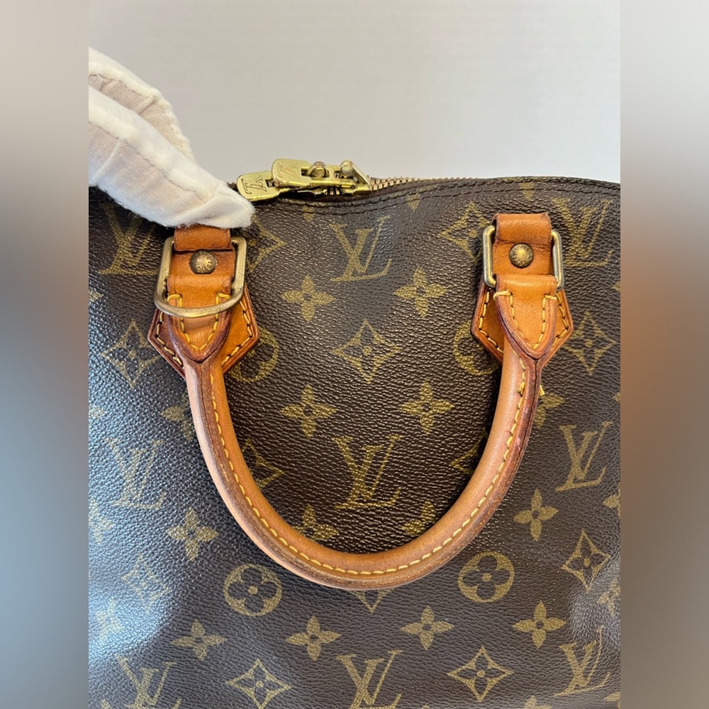 Louis Vuitton Monogram Alma - Picture 4 of 16
